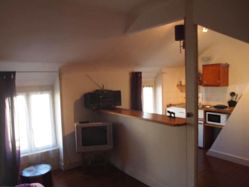 Chambres Et Tables D'Hotes A L'Auberge Touristique Meuvaines 외부 사진