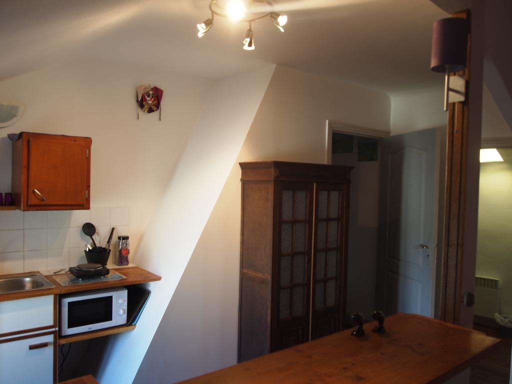 Chambres Et Tables D'Hotes A L'Auberge Touristique Meuvaines 외부 사진