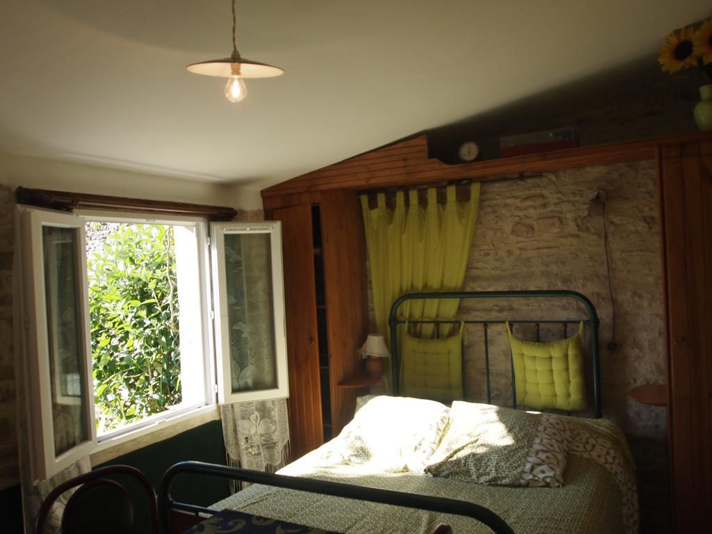 Chambres Et Tables D'Hotes A L'Auberge Touristique Meuvaines 외부 사진