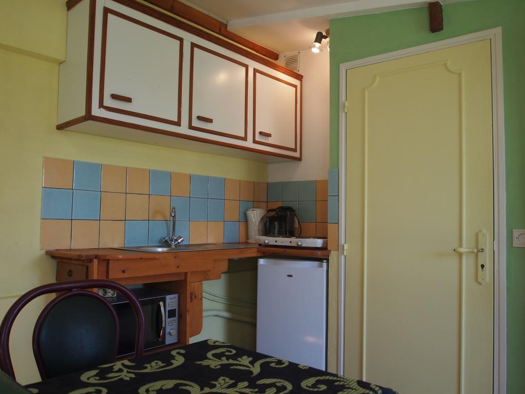 Chambres Et Tables D'Hotes A L'Auberge Touristique Meuvaines 외부 사진