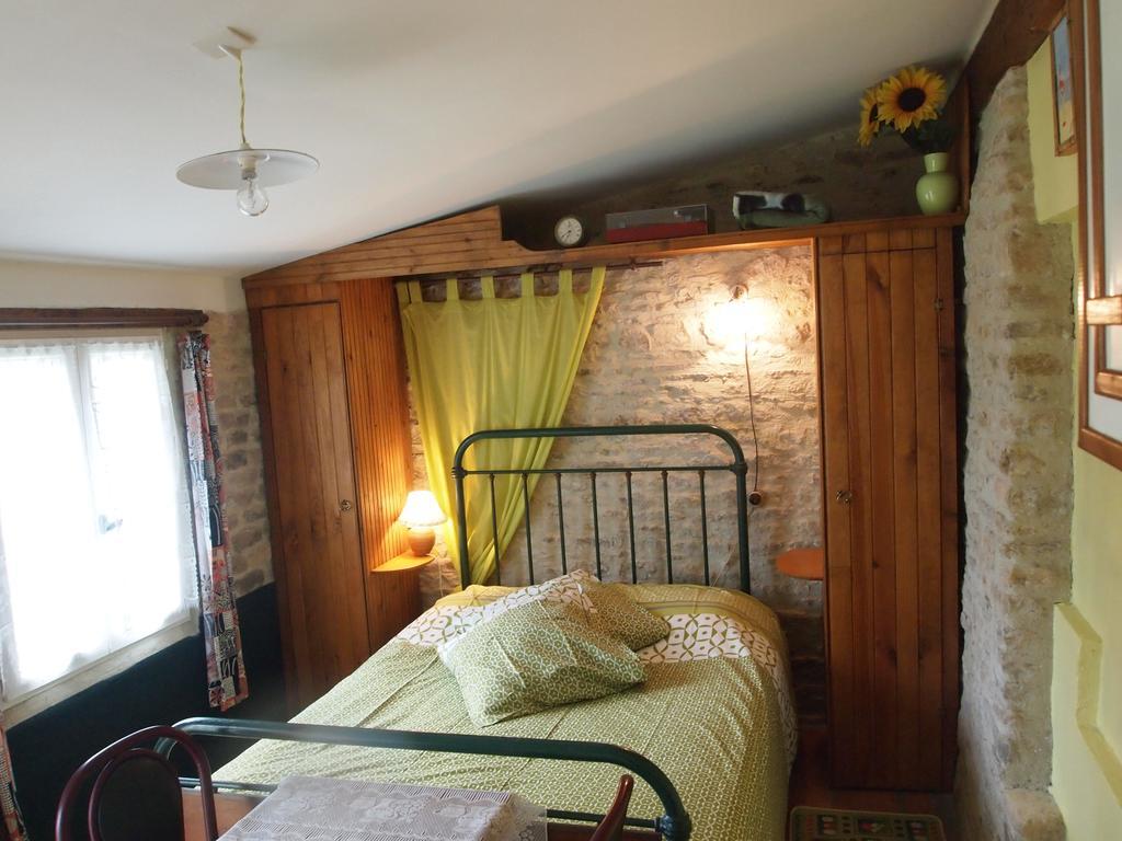 Chambres Et Tables D'Hotes A L'Auberge Touristique Meuvaines 외부 사진
