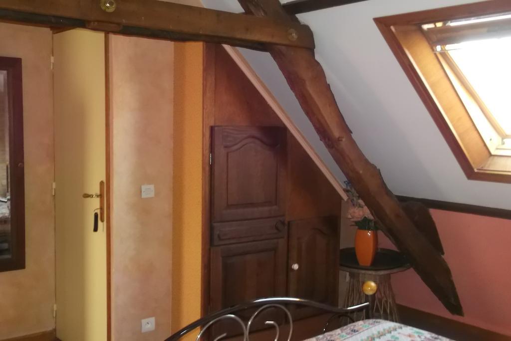 Chambres Et Tables D'Hotes A L'Auberge Touristique Meuvaines 객실 사진