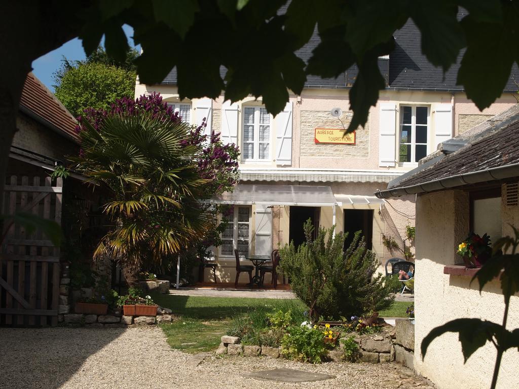 Chambres Et Tables D'Hotes A L'Auberge Touristique Meuvaines 외부 사진