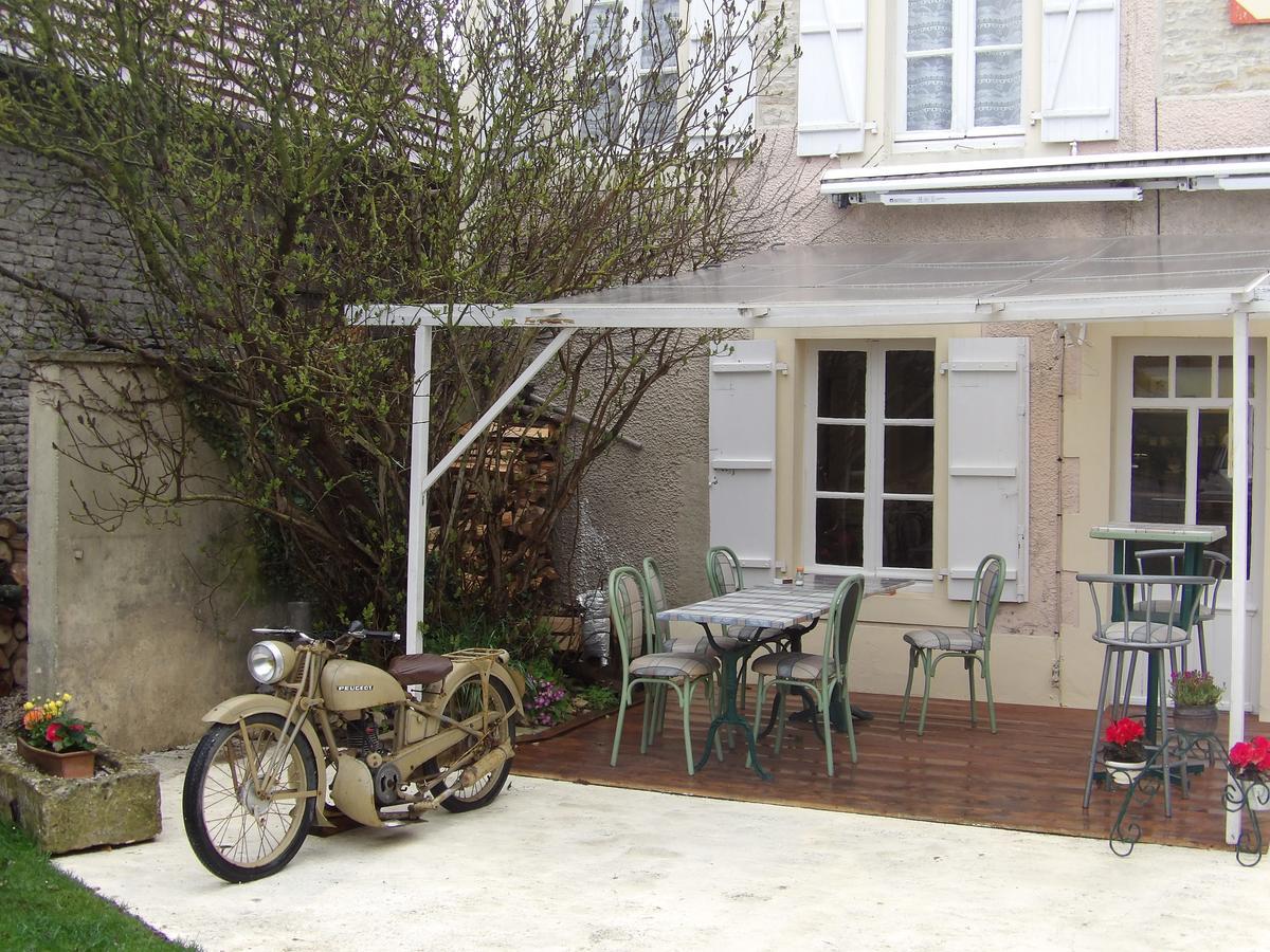 Chambres Et Tables D'Hotes A L'Auberge Touristique Meuvaines 외부 사진