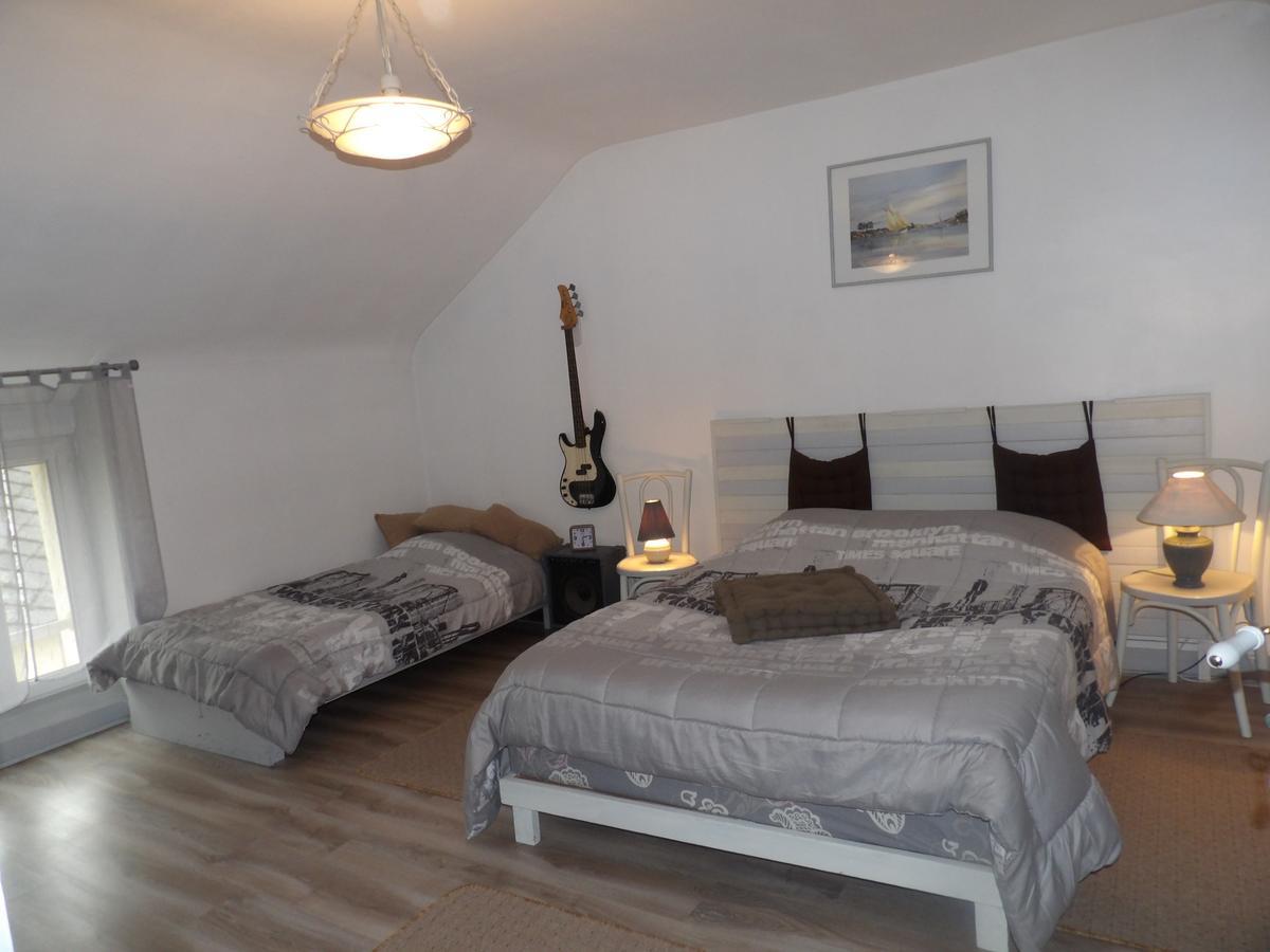 Chambres Et Tables D'Hotes A L'Auberge Touristique Meuvaines 외부 사진