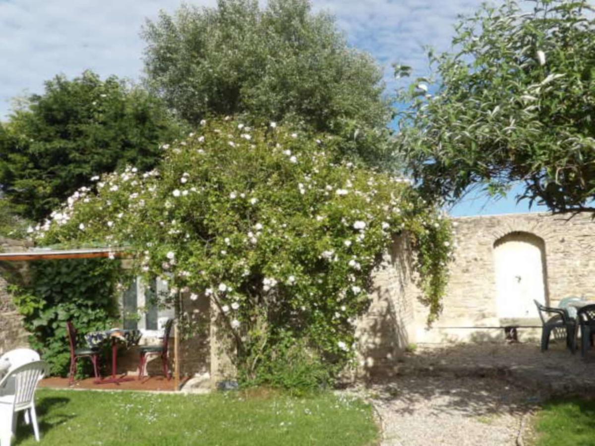 Chambres Et Tables D'Hotes A L'Auberge Touristique Meuvaines 외부 사진